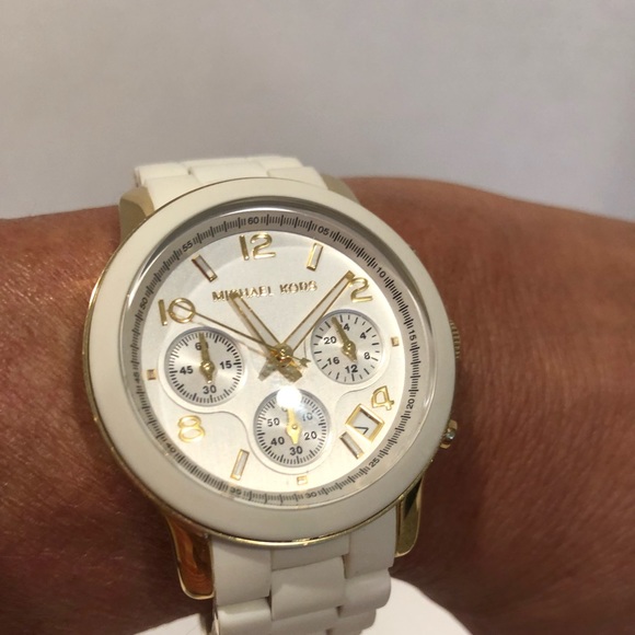 Michael Kors Accessories - Michael Kors MK5145 watch